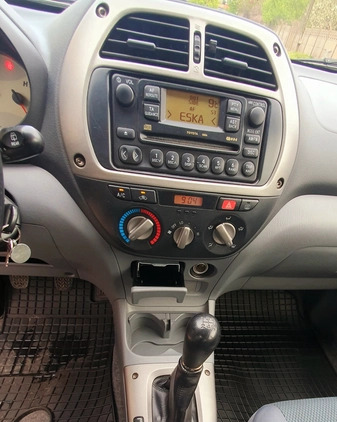Toyota RAV4 cena 30500 przebieg: 122645, rok produkcji 2003 z Grudziądz małe 301